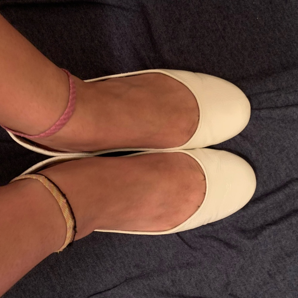 White Nine West Flats